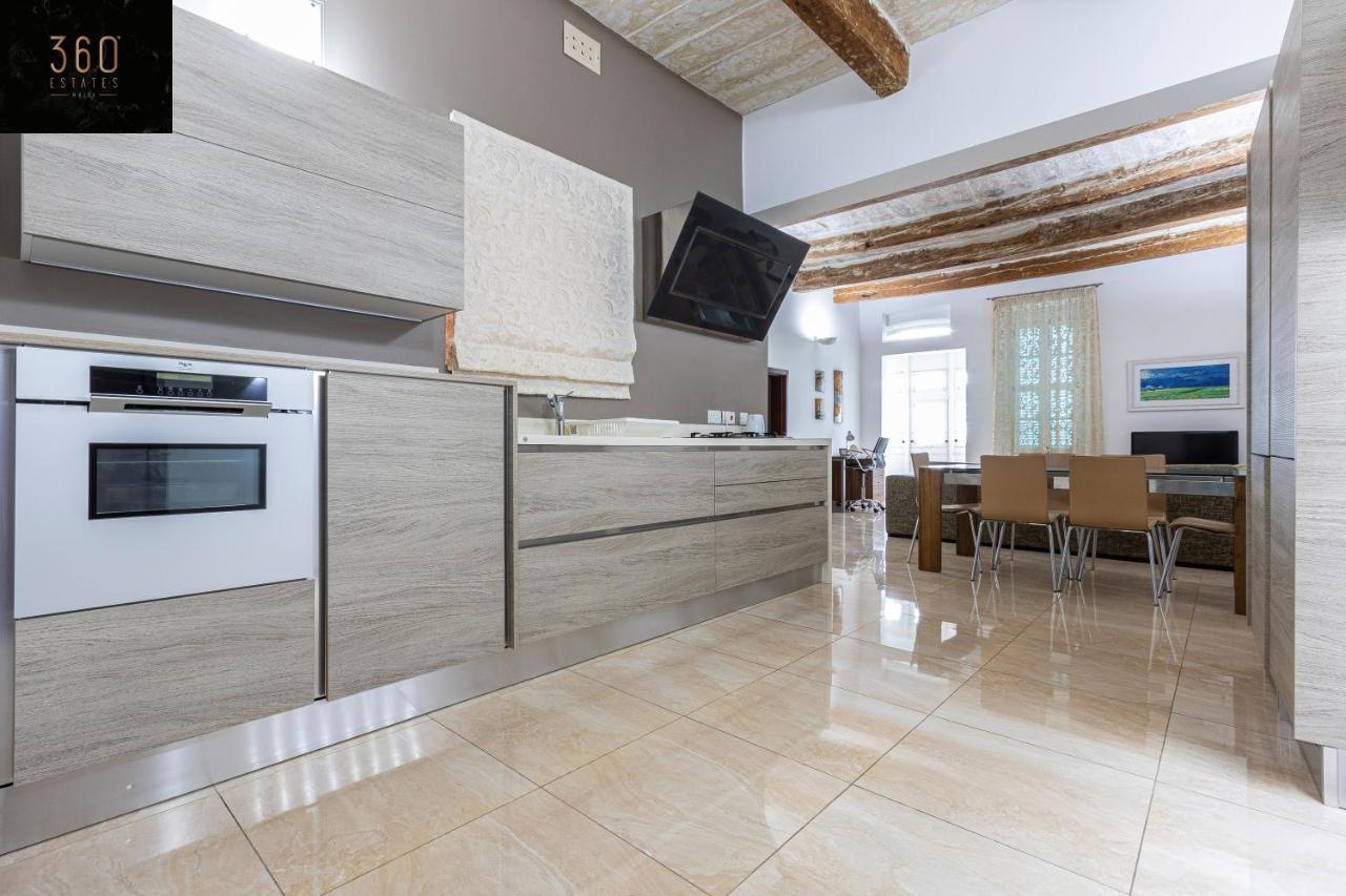 Seafront - Top Location, Top Floor With Wifi & Ac By 360 Estates Valletta Eksteriør bilde